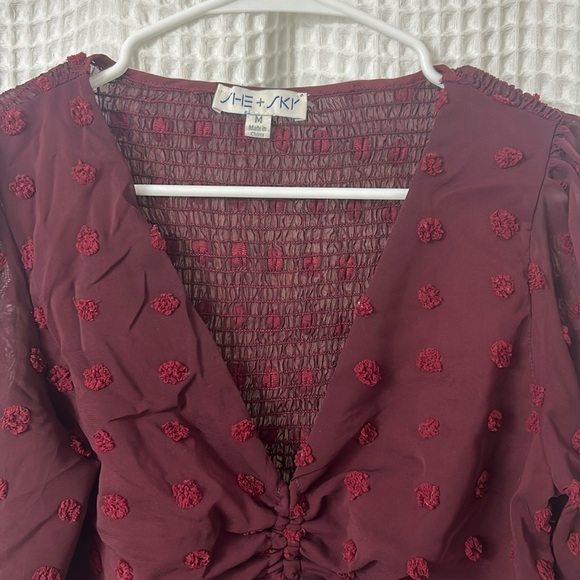 She + Sky Boho Blouse Womens Medium Burgundy Puff Long Sleeve Ruched Swiss Dot - Picture 5 of 8